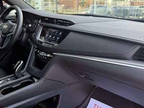 Certified 2024 Cadillac XT5 Luxury w/ LPO, Floor Liner Package AWD/4WD image 50