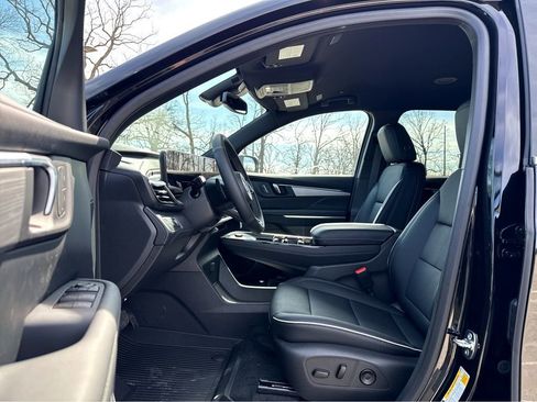 New 2026 Buick Enclave Preferred w/ LPO, Floor Liner Package AWD/4WD image 9