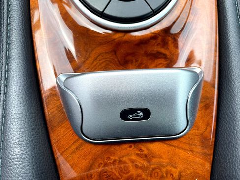 Used 2009 Mercedes-Benz SL 550 image 22