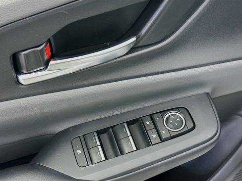 Used 2024 Toyota Prius XLE image 15