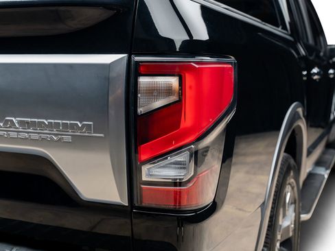 Used 2021 Nissan Titan Platinum Reserve w/ Moonroof Package RWD image 18