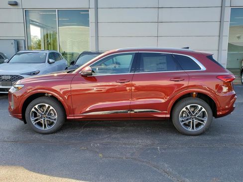 New 2025 Audi Q5 Premium Plus image 2