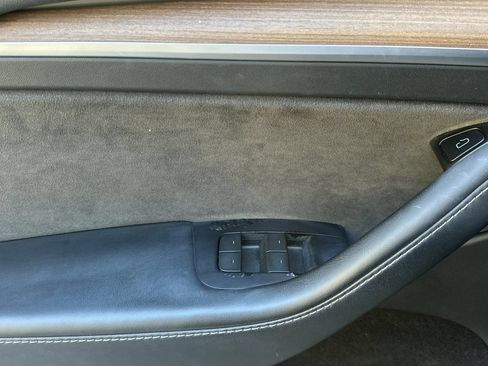 Used 2023 Tesla Model Y Long Range AWD/4WD image 11