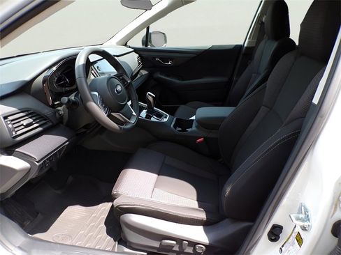 Used 2025 Subaru Outback Premium image 12