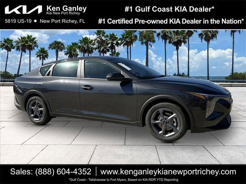 New 2025 Kia K4 LXS image 1