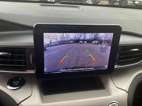 Used 2024 Ford Explorer XLT w/ Equipment Group 202A AWD/4WD image 14
