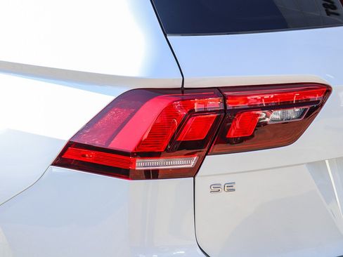 Used 2023 Volkswagen Tiguan SE image 10