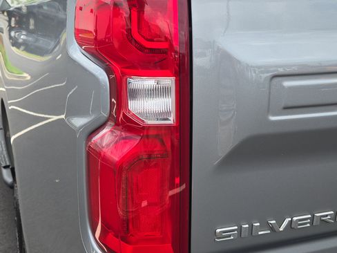 Used 2023 Chevrolet Silverado 1500 LT Trail Boss AWD/4WD image 12