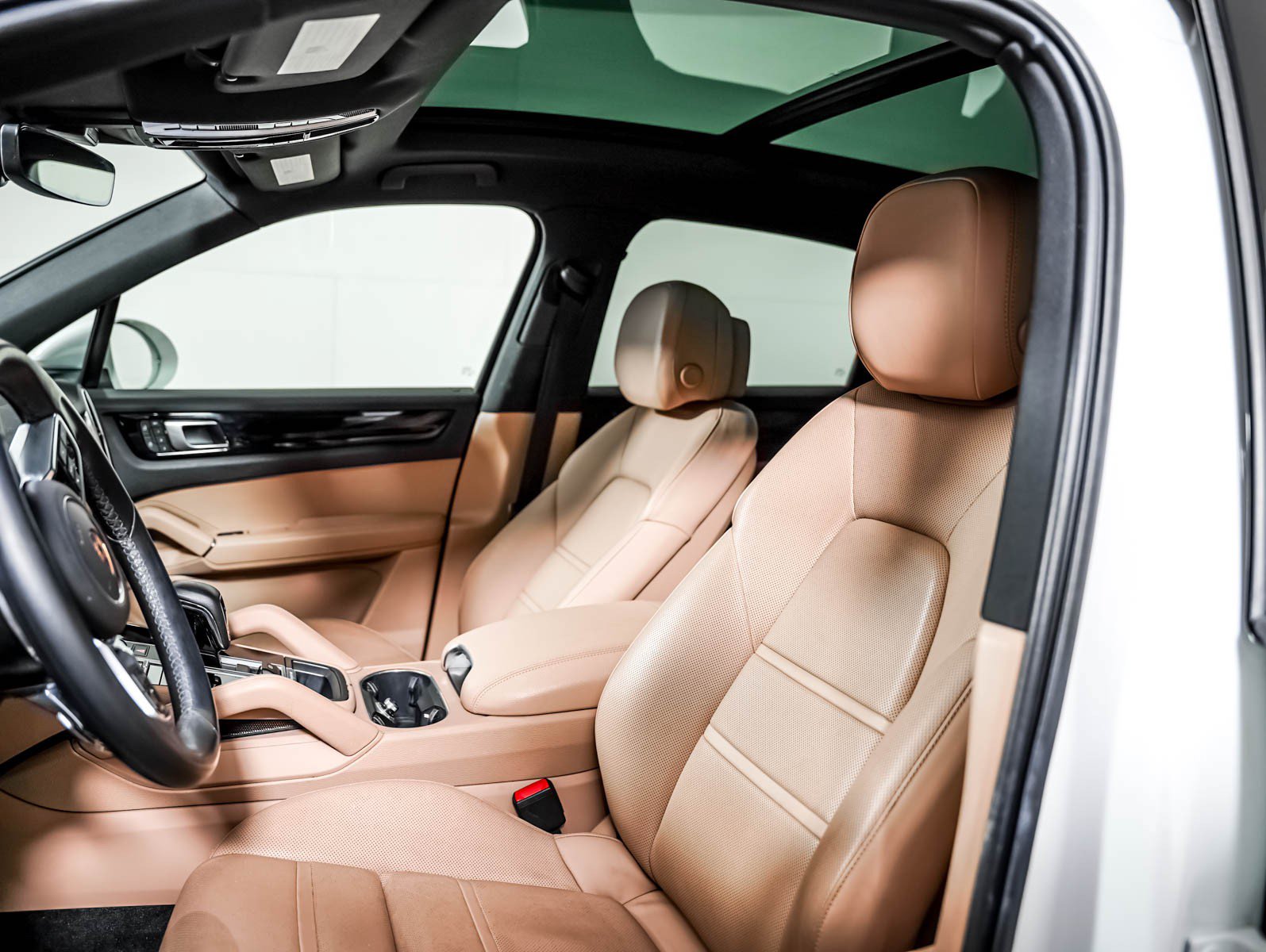 Certified 2023 Porsche Cayenne AWD/4WD image 5