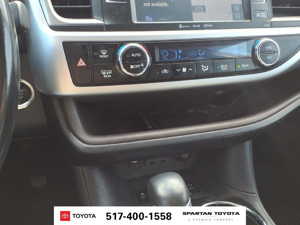 Used 2019 Toyota Highlander XLE AWD/4WD image 22
