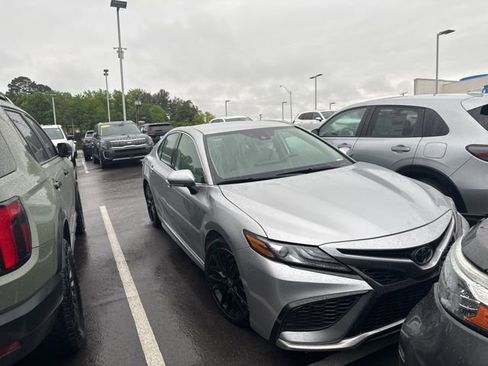 Used 2024 Toyota Camry XSE FWD image 10