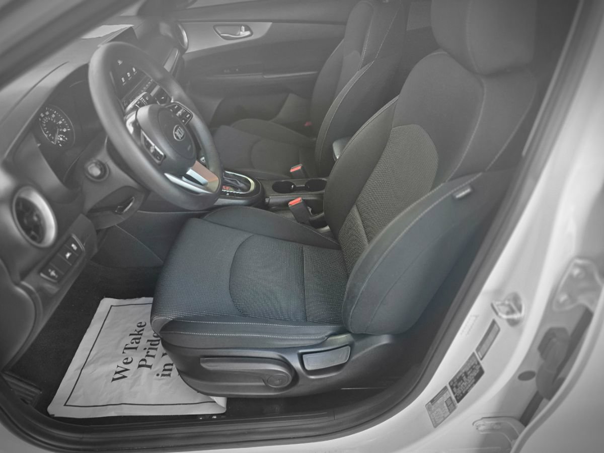 Used 2021 Kia Forte LXS FWD image 14