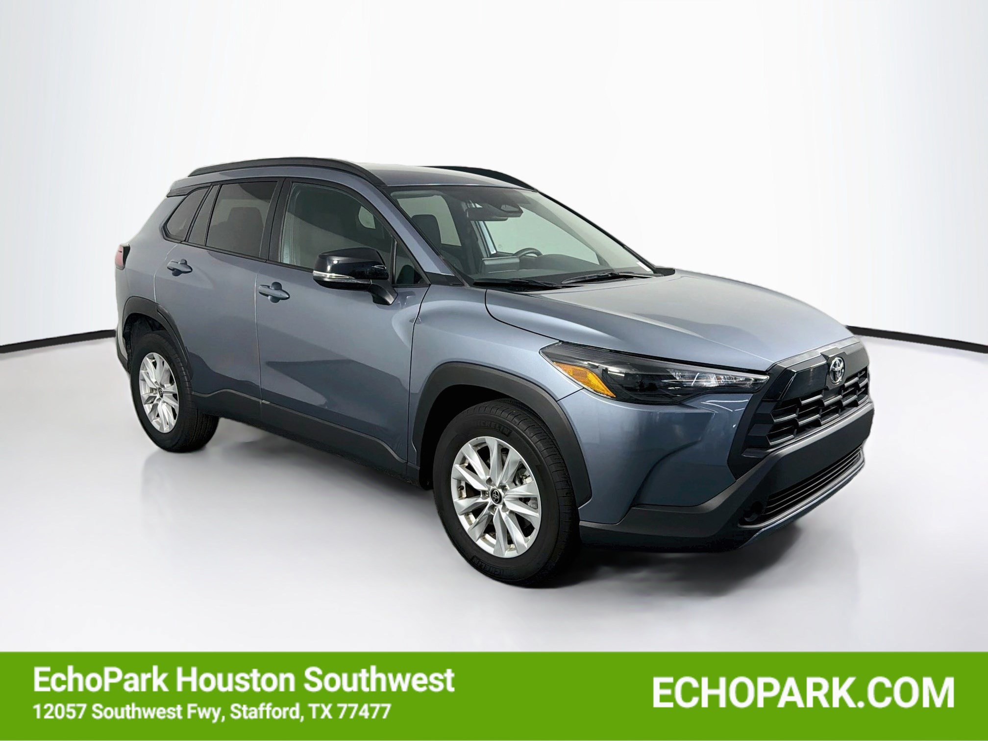 Used 2026 Toyota Corolla Cross LE FWD image 1