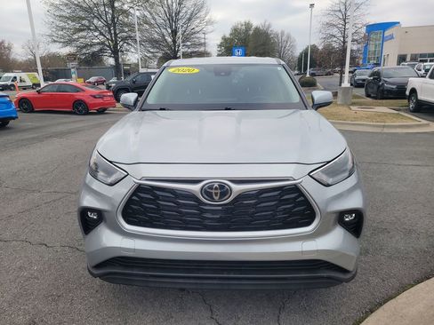 Used 2023 Toyota Highlander LE image 8