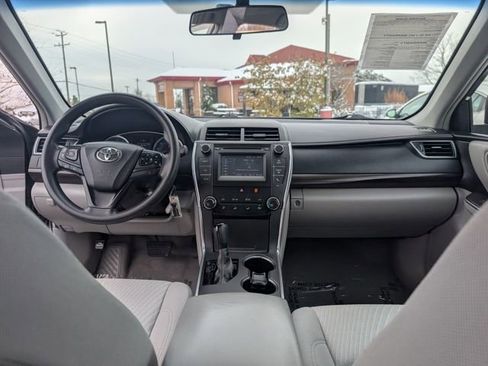 Used 2016 Toyota Camry LE image 10