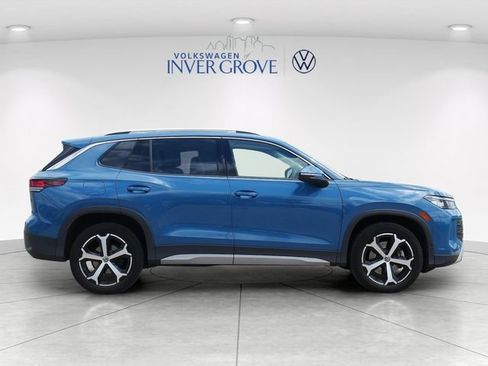 Certified 2025 Volkswagen Tiguan SE AWD/4WD image 8