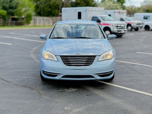 Used 2013 Chrysler 200 Touring FWD image 3
