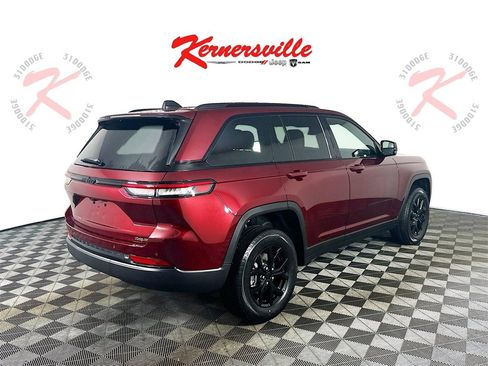 New 2025 Jeep Grand Cherokee Altitude image 7