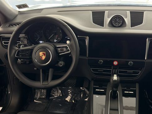 Certified 2026 Porsche Macan AWD/4WD image 20