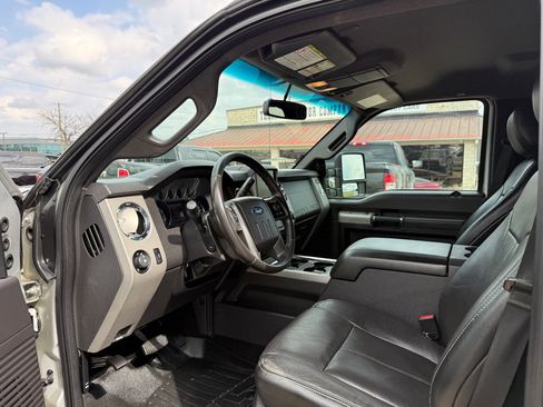 Used 2015 Ford F250 Lariat w/ Lariat Interior Package image 15