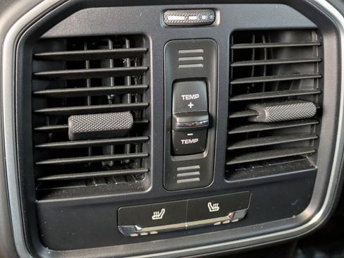 Used 2023 Porsche Macan S image 18