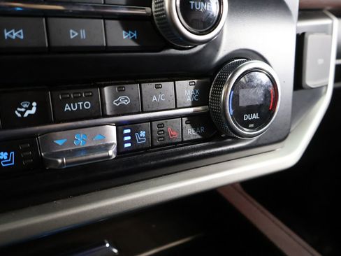 Used 2024 Ford Expedition Limited RWD image 60