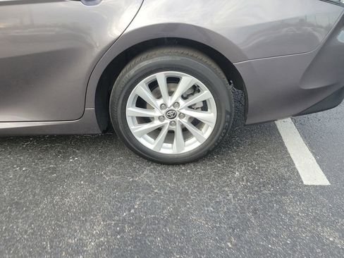 Used 2024 Toyota Camry LE image 5