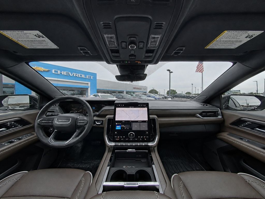 Used 2025 GMC Yukon Denali Ultimate AWD/4WD image 22