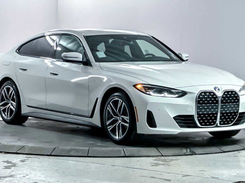 Used 2023 BMW 430i Gran Coupe w/ Premium Package image 9