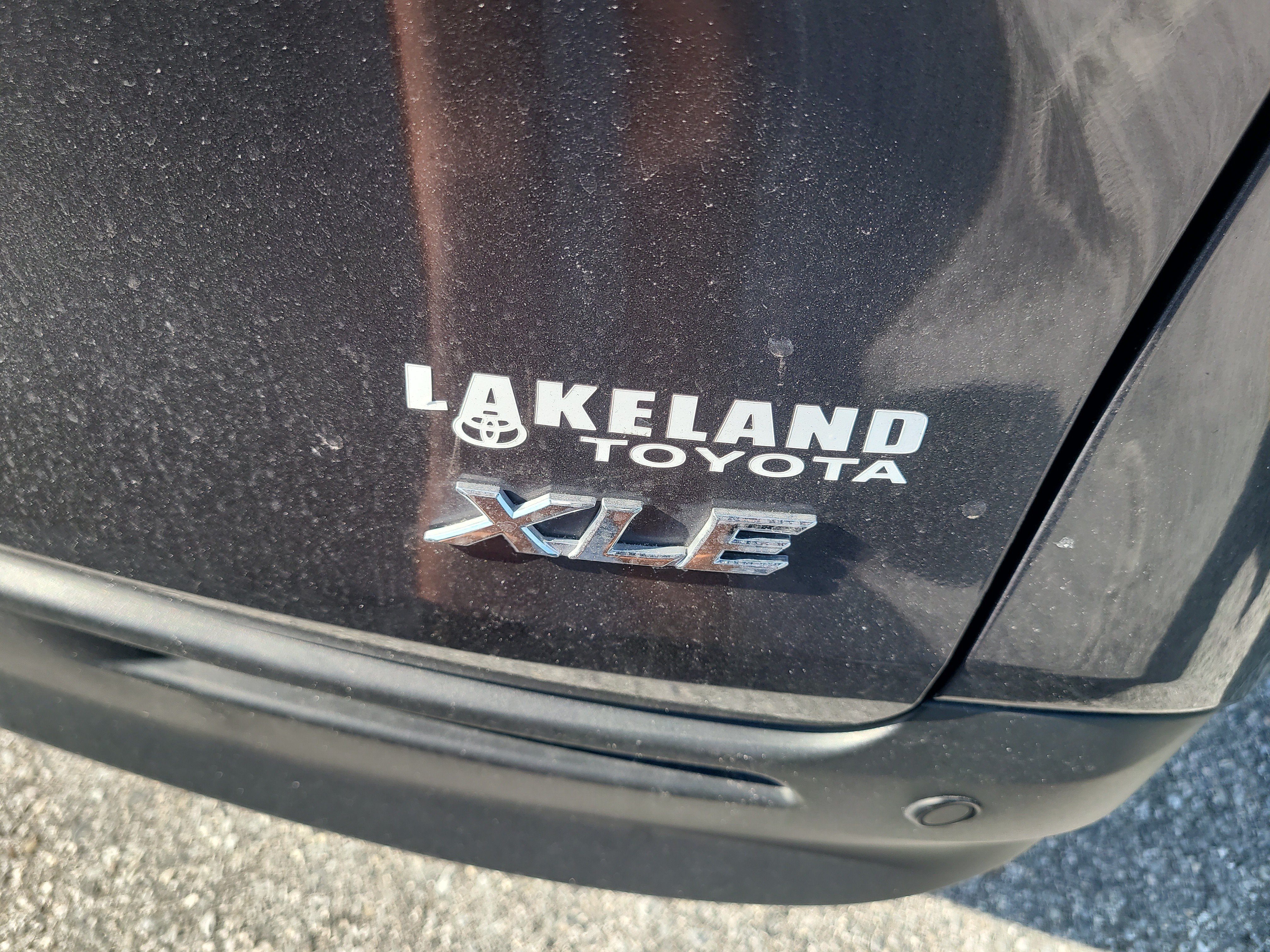 Used 2025 Toyota Sienna XLE FWD image 11
