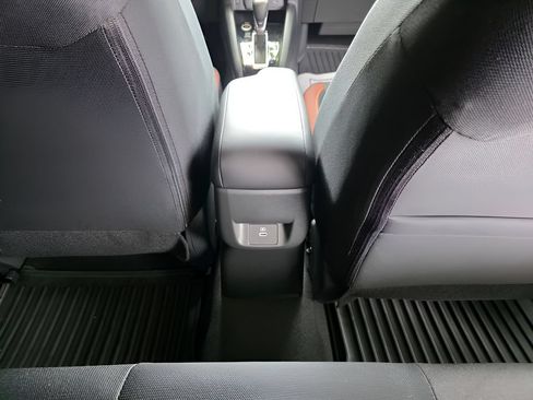 New 2025 Nissan Versa SR w/ Trunk Package FWD image 8