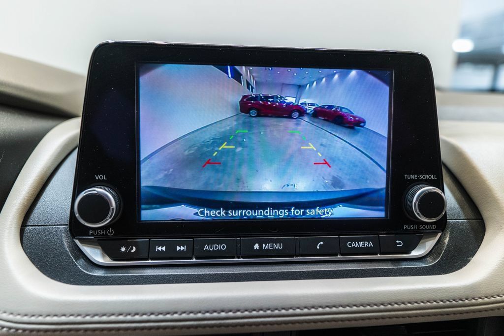 Used 2023 Nissan Rogue SV FWD image 29