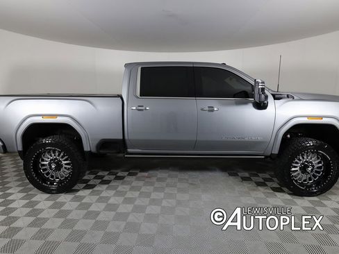 Used 2024 GMC Sierra 2500 Denali Ultimate image 4