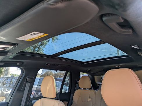 Certified 2024 Volvo XC90 B6 Ultimate w/ Lounge Package image 28