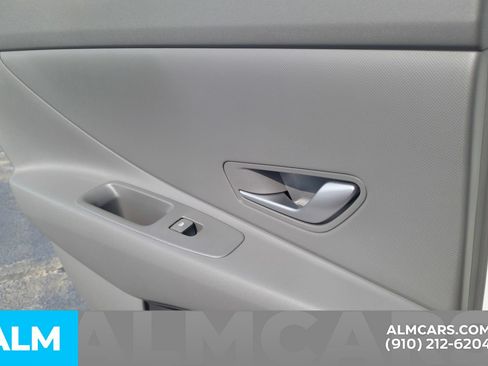 Certified 2026 Hyundai Elantra SE FWD image 22