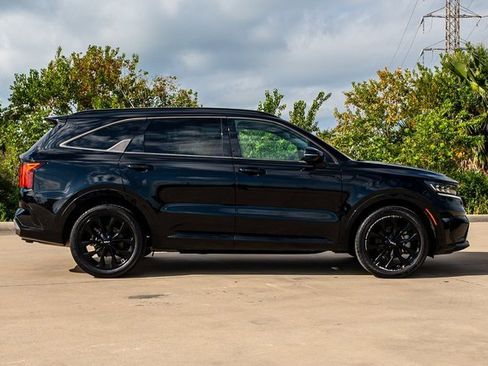 Used 2022 Kia Sorento SX image 3