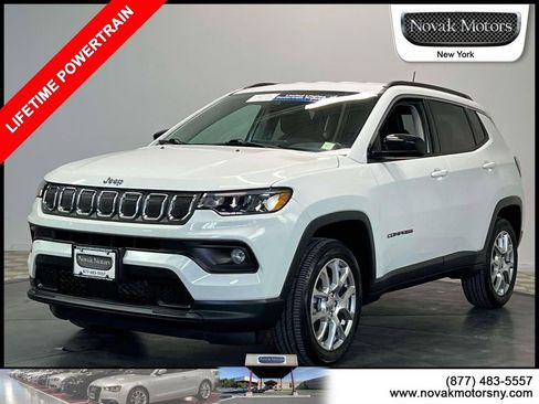 Used 2022 Jeep Compass Latitude AWD/4WD image 4