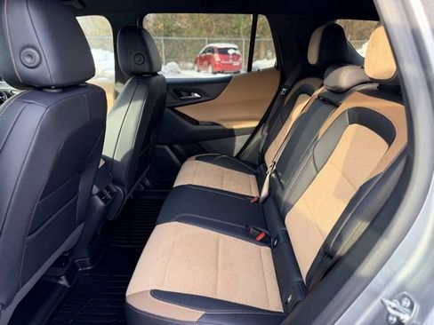 Used 2025 Chevrolet Equinox ACTIV w/ Safety and Technology Package image 26