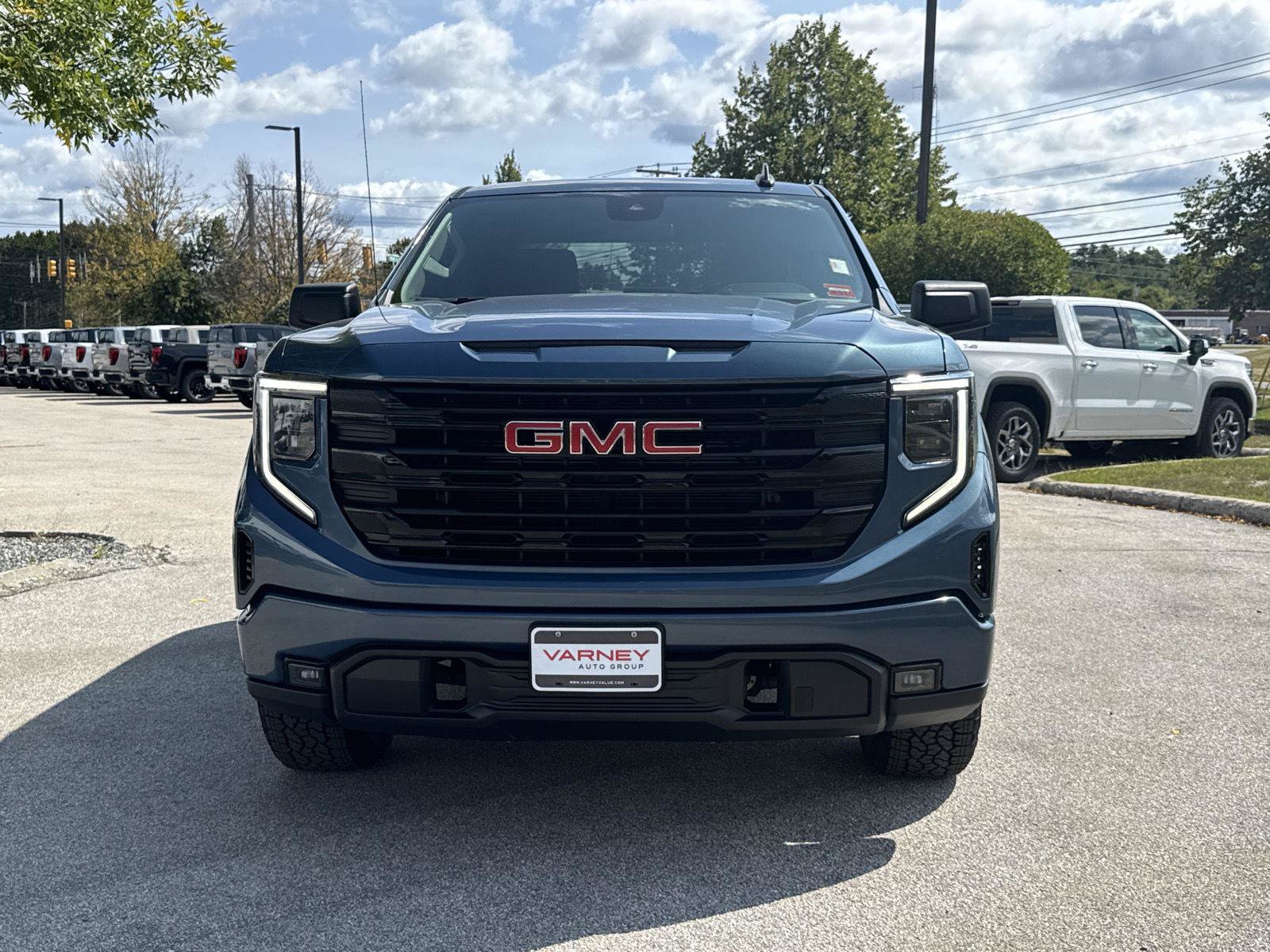 Used 2024 GMC Sierra 1500 Elevation AWD/4WD image 2