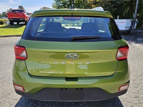 Used 2023 Hyundai Venue SEL image 6
