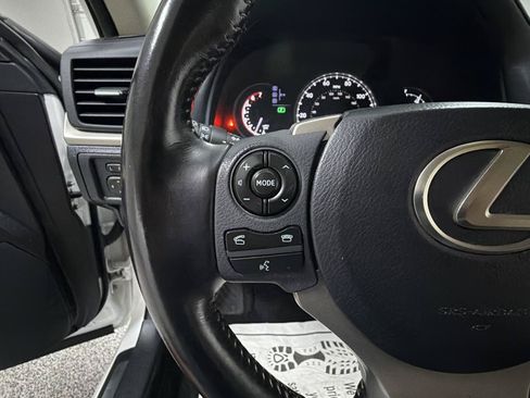 Used 2017 Lexus CT 200h FWD image 16