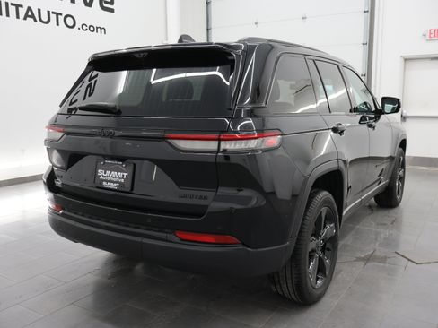 Used 2025 Jeep Grand Cherokee Limited w/ Luxury Tech Group II image 5