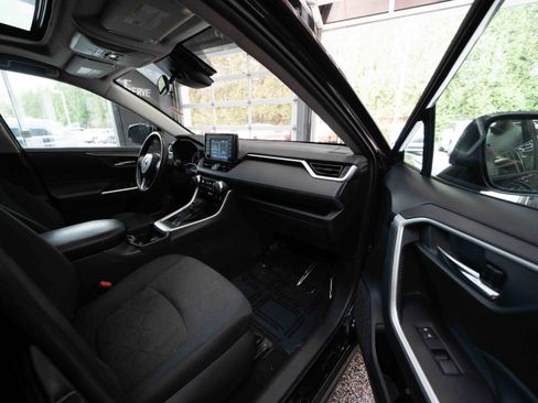 Used 2020 Toyota RAV4 XLE w/ Convenience Package AWD/4WD image 26