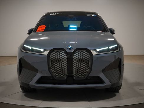 Used 2024 BMW iX xDrive50 w/ Sport Package AWD/4WD image 5