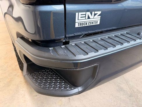 Used 2021 GMC Sierra 1500 Elevation w/ Preferred Package AWD/4WD image 17