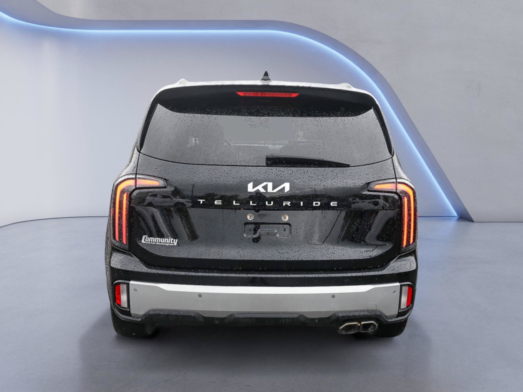 Used 2024 Kia Telluride EX w/ EX Captain's Chair Package FWD image 6