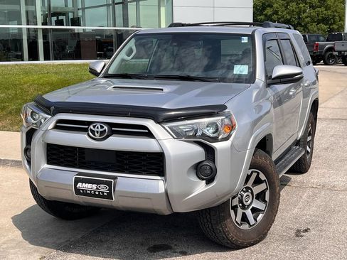 Used 2024 Toyota 4Runner TRD Off-Road Premium w/ Moonroof Package AWD/4WD image 2