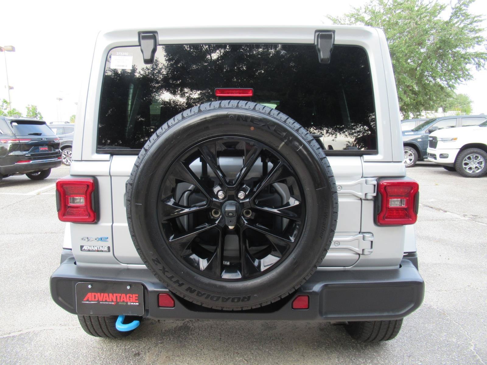 Certified 2024 Jeep Wrangler Unlimited Sahara AWD/4WD image 8