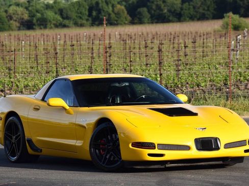 Used 2003 Chevrolet Corvette Z06 w/ Memory Package, 3 Drivers RWD image 2