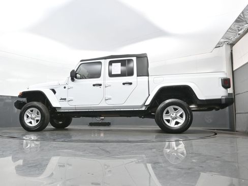 Used 2022 Jeep Gladiator Sport AWD/4WD image 27
